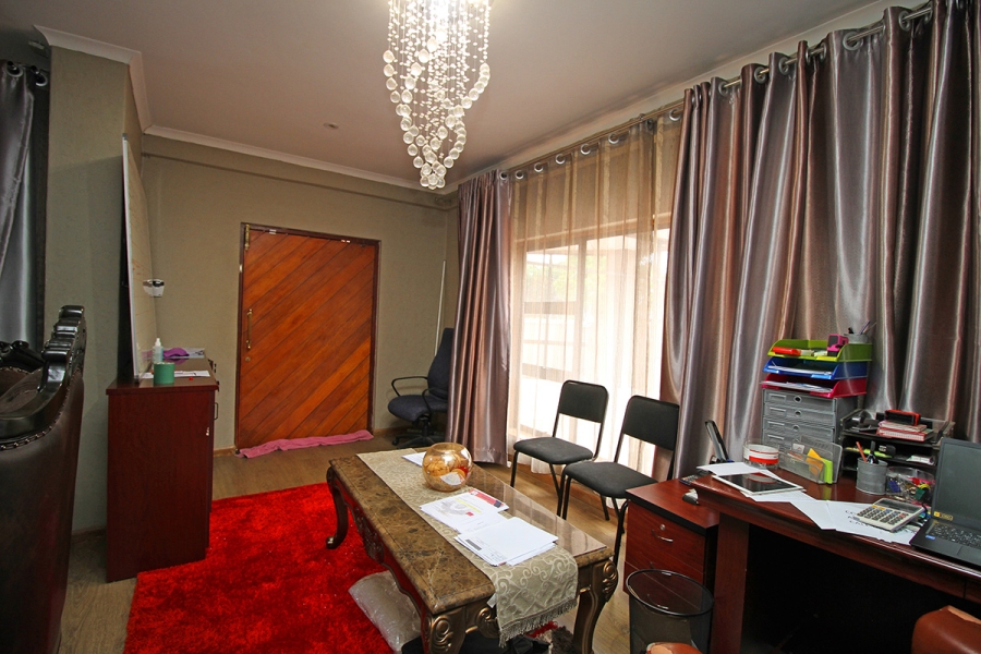 4 Bedroom Property for Sale in South Kensington Gauteng