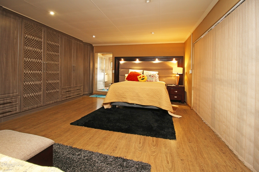 4 Bedroom Property for Sale in South Kensington Gauteng