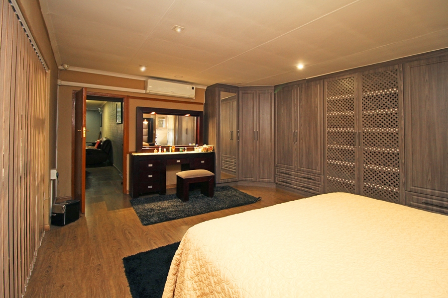 4 Bedroom Property for Sale in South Kensington Gauteng