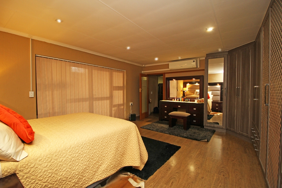 4 Bedroom Property for Sale in South Kensington Gauteng