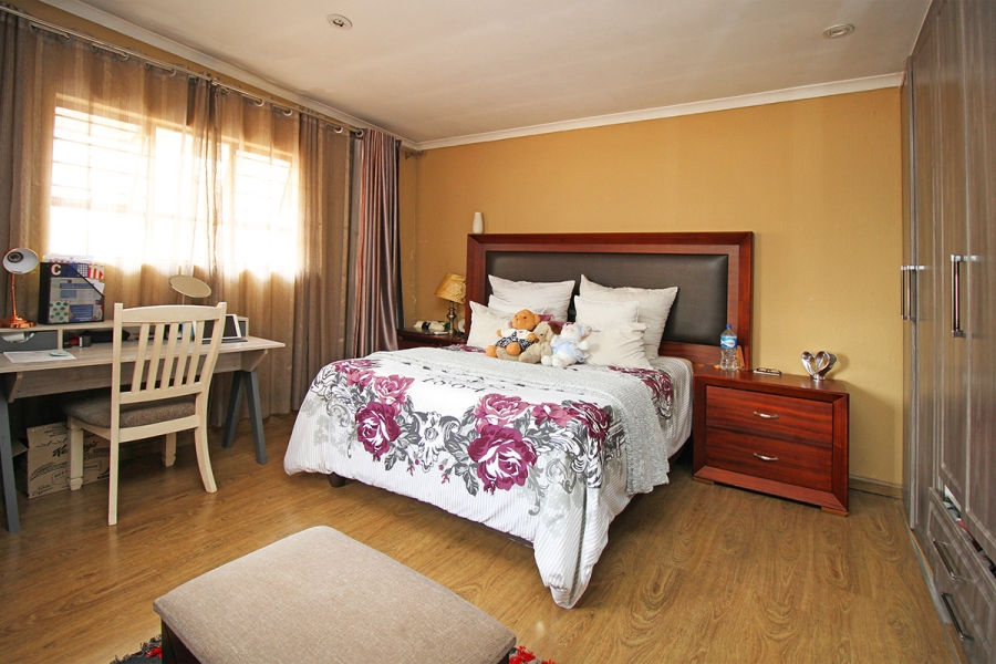 4 Bedroom Property for Sale in South Kensington Gauteng