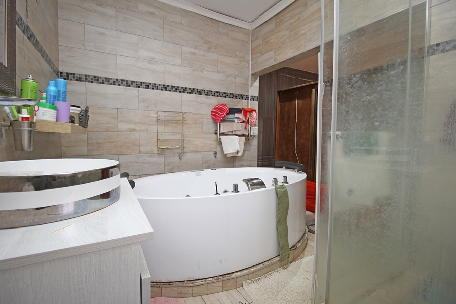 4 Bedroom Property for Sale in South Kensington Gauteng