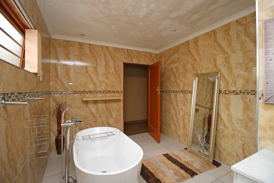 4 Bedroom Property for Sale in South Kensington Gauteng