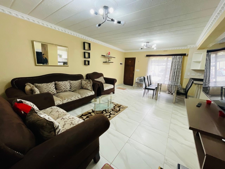 To Let 2 Bedroom Property for Rent in Morningside Gauteng