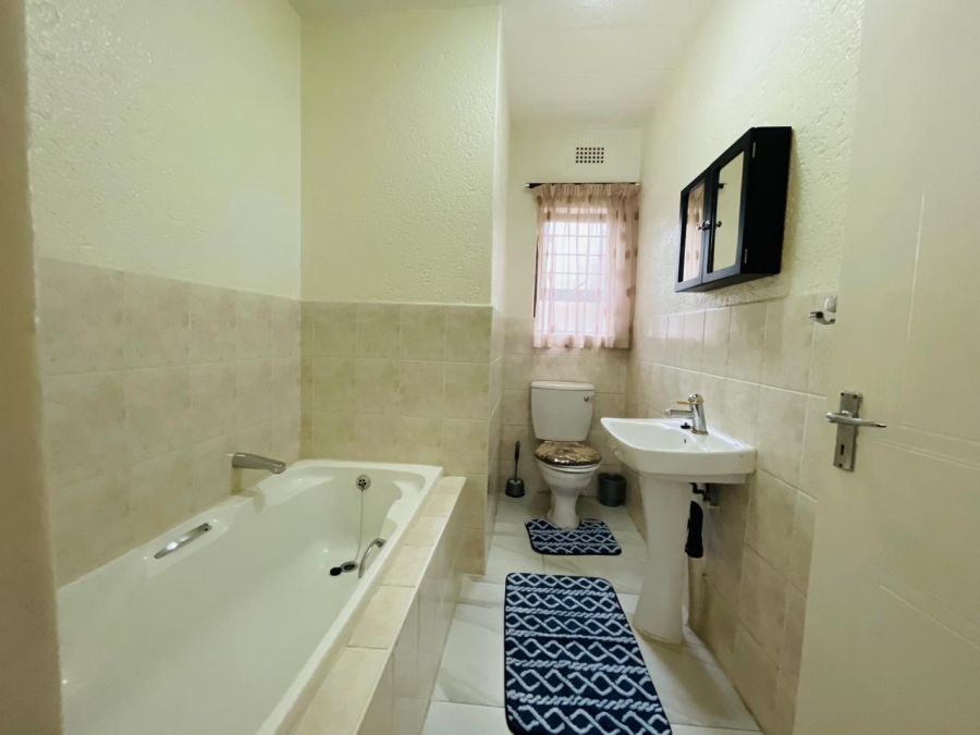 To Let 2 Bedroom Property for Rent in Morningside Gauteng