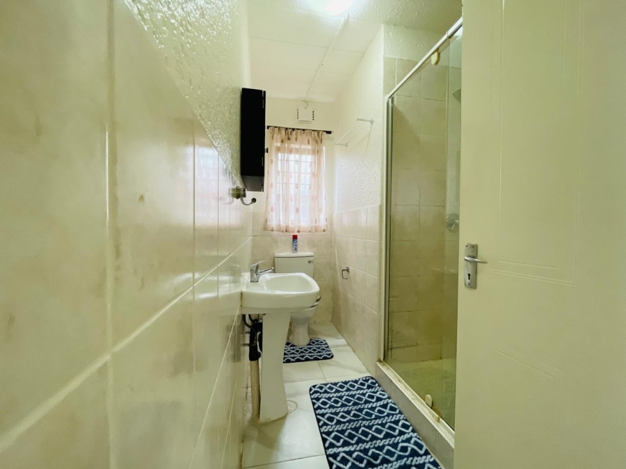 To Let 2 Bedroom Property for Rent in Morningside Gauteng