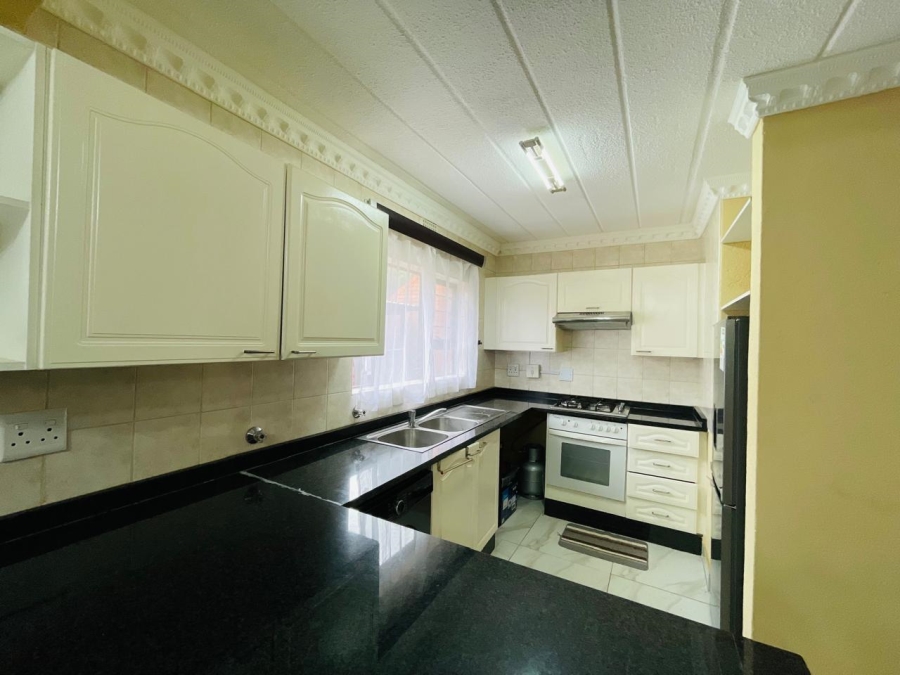 To Let 2 Bedroom Property for Rent in Morningside Gauteng