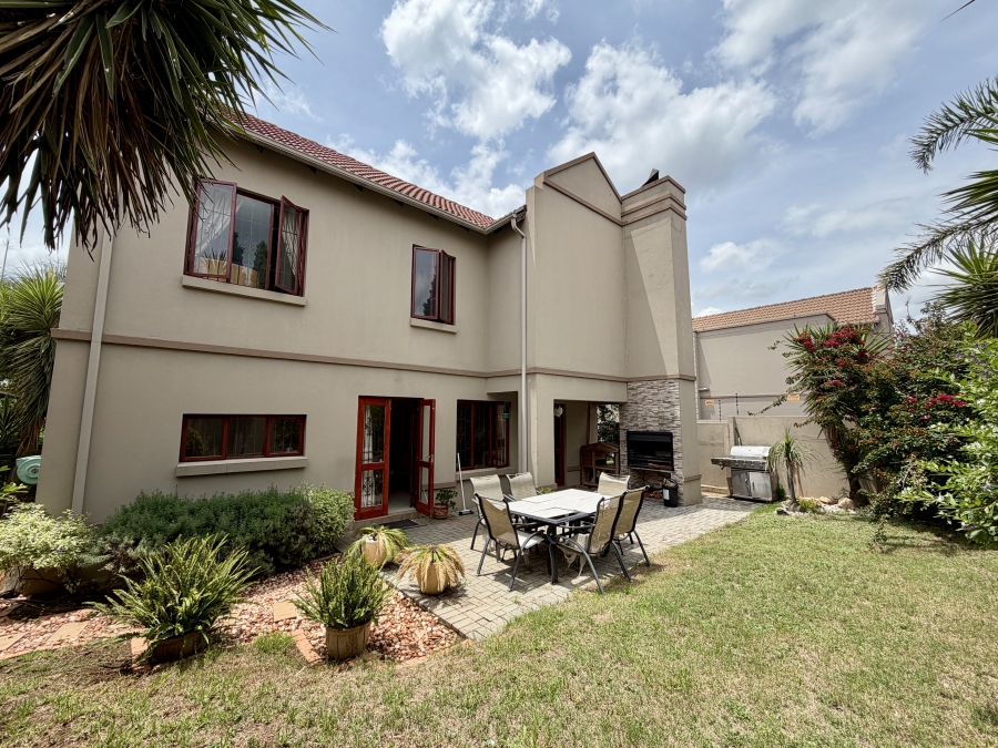 3 Bedroom Property for Sale in Barbeque Downs Gauteng