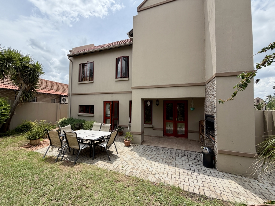 3 Bedroom Property for Sale in Barbeque Downs Gauteng