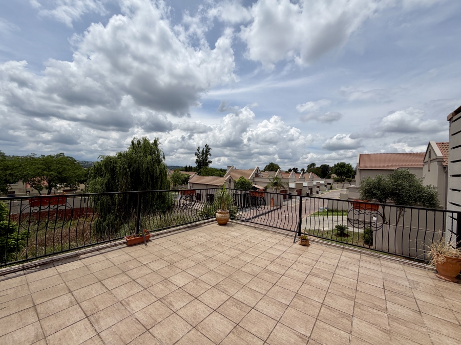 3 Bedroom Property for Sale in Barbeque Downs Gauteng