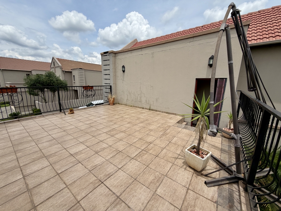 3 Bedroom Property for Sale in Barbeque Downs Gauteng