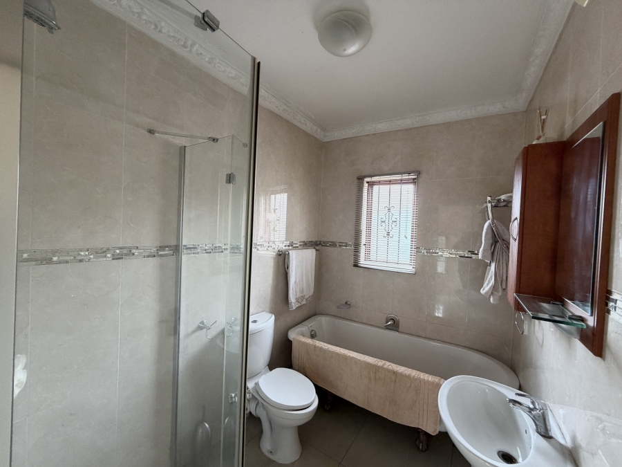 3 Bedroom Property for Sale in Barbeque Downs Gauteng