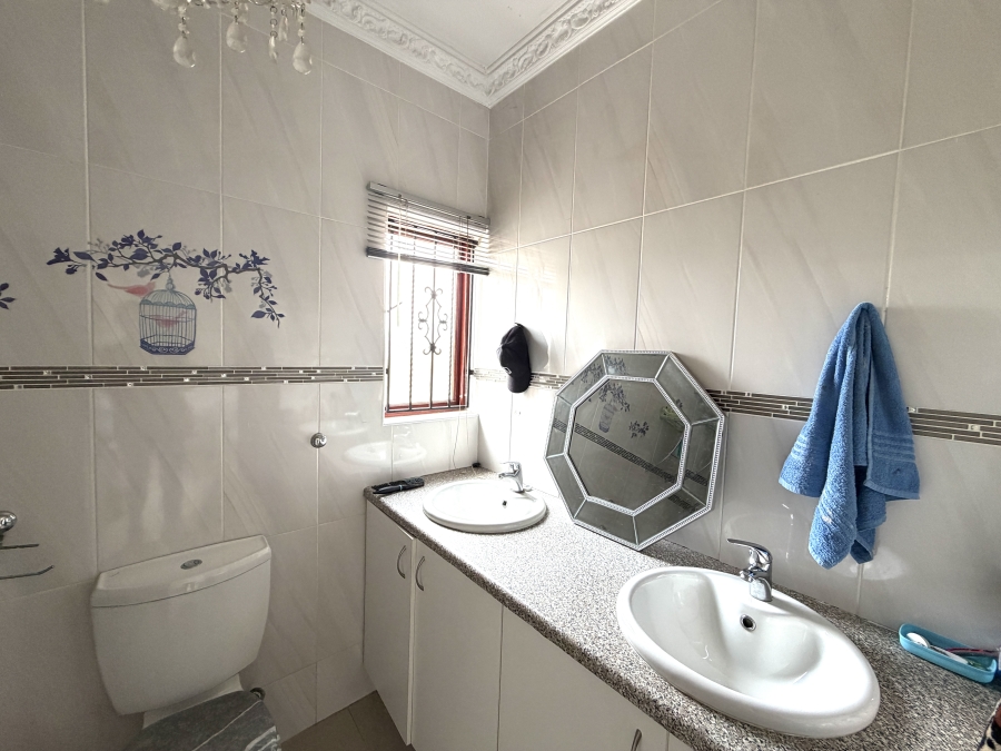 3 Bedroom Property for Sale in Barbeque Downs Gauteng