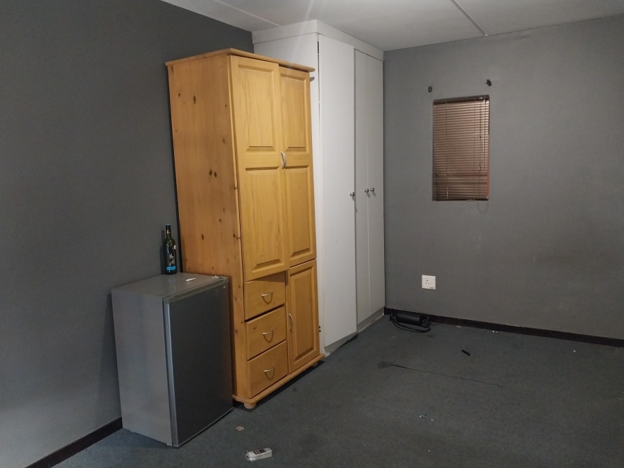 To Let 2 Bedroom Property for Rent in Auckland Park Gauteng