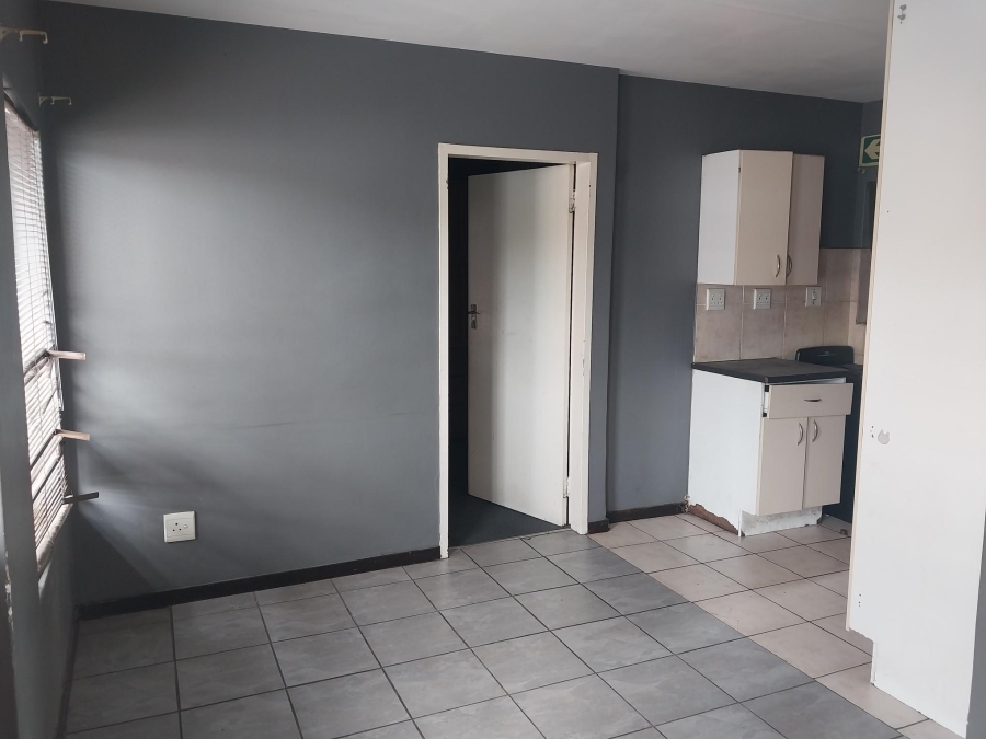 To Let 2 Bedroom Property for Rent in Auckland Park Gauteng
