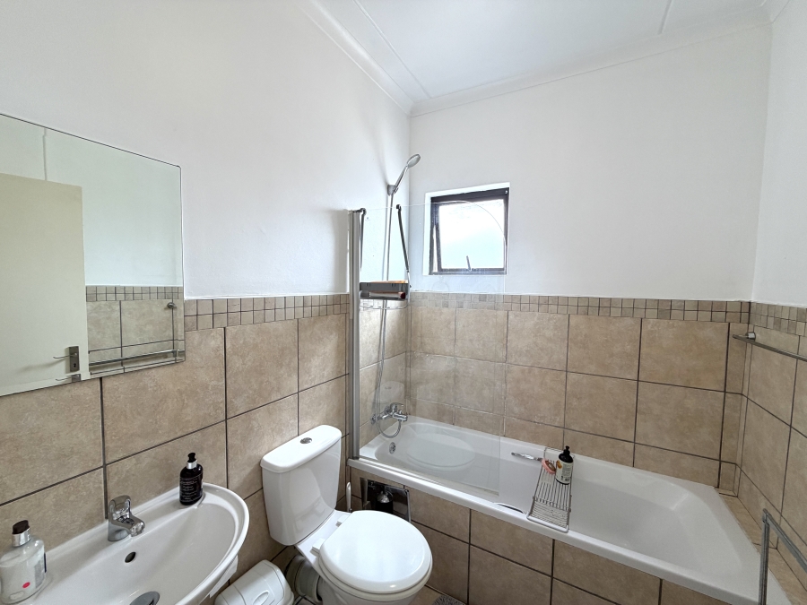 3 Bedroom Property for Sale in Barbeque Downs Gauteng