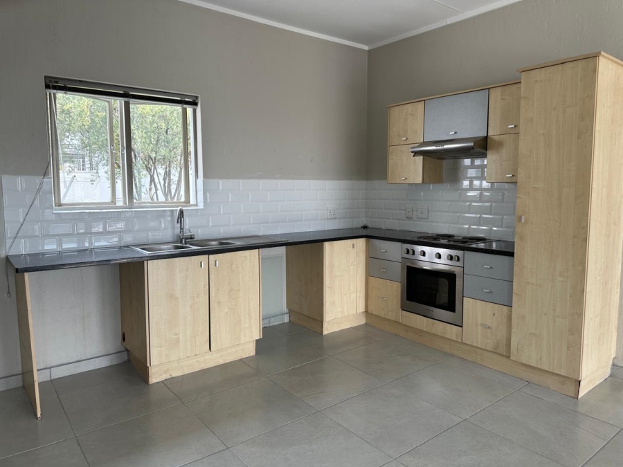 To Let 2 Bedroom Property for Rent in Broadacres Gauteng