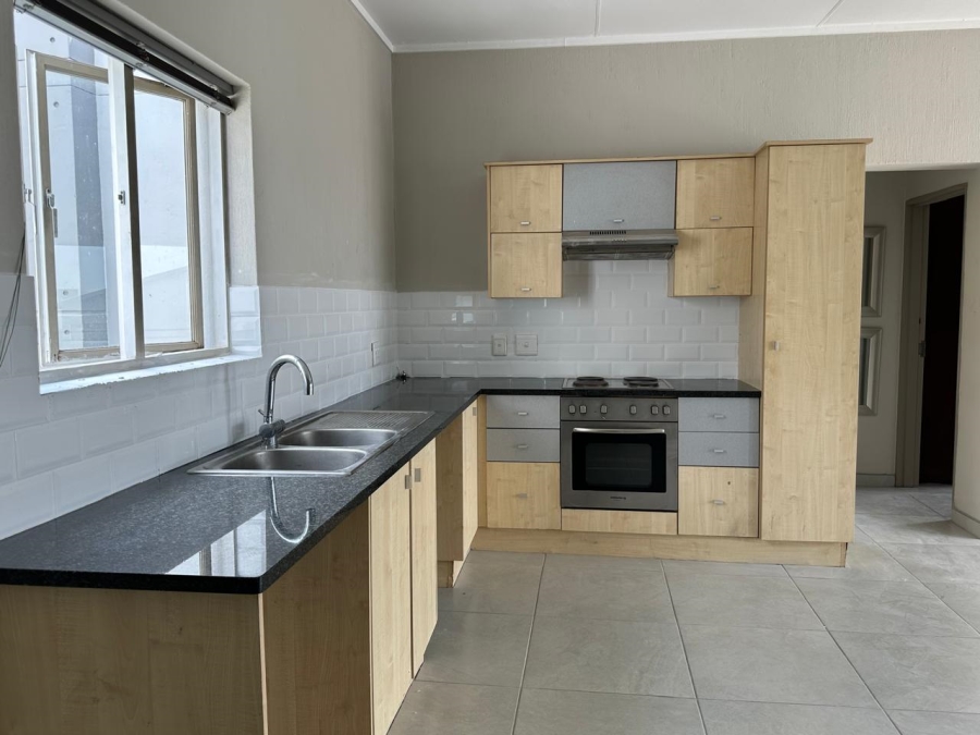 To Let 2 Bedroom Property for Rent in Broadacres Gauteng