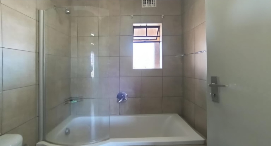 2 Bedroom Property for Sale in Montana Tuine Gauteng