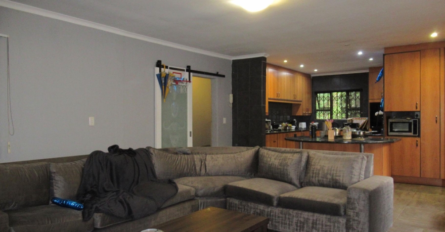 5 Bedroom Property for Sale in Kloofendal Gauteng