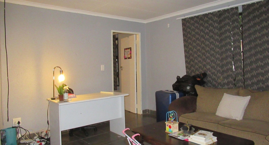 5 Bedroom Property for Sale in Kloofendal Gauteng