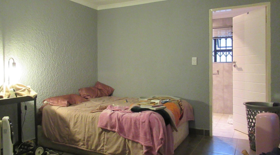 5 Bedroom Property for Sale in Kloofendal Gauteng