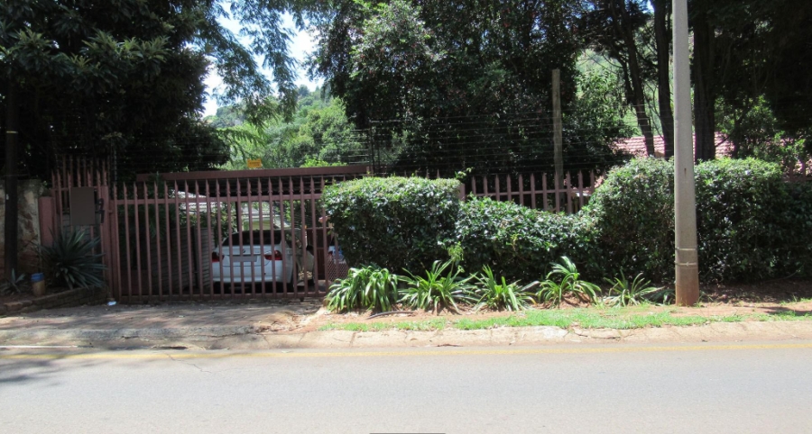 5 Bedroom Property for Sale in Kloofendal Gauteng