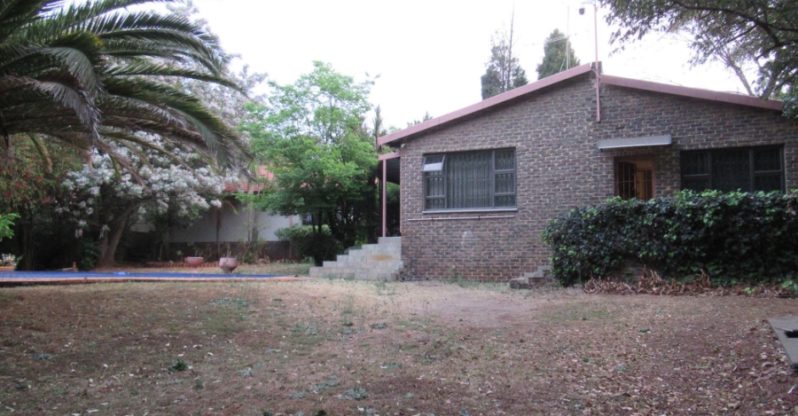 5 Bedroom Property for Sale in Kloofendal Gauteng