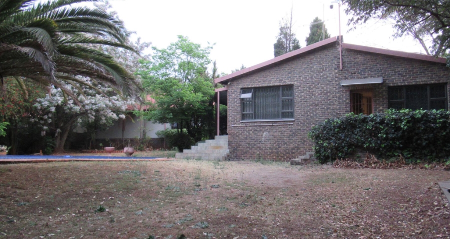 5 Bedroom Property for Sale in Kloofendal Gauteng