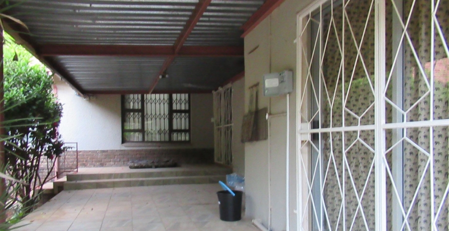 5 Bedroom Property for Sale in Kloofendal Gauteng