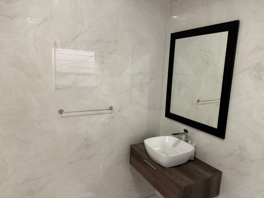 5 Bedroom Property for Sale in Kloofendal Gauteng