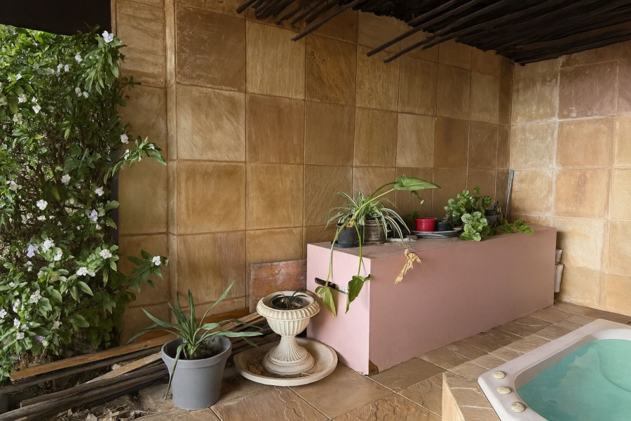 5 Bedroom Property for Sale in Kloofendal Gauteng