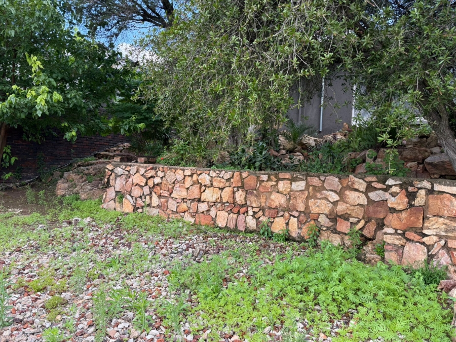 5 Bedroom Property for Sale in Kloofendal Gauteng
