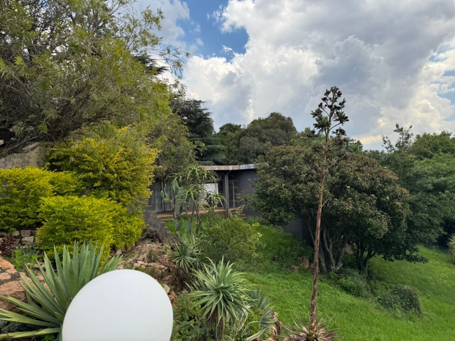 5 Bedroom Property for Sale in Kloofendal Gauteng