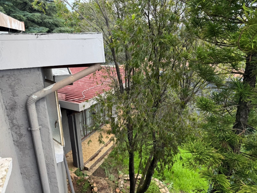 5 Bedroom Property for Sale in Kloofendal Gauteng