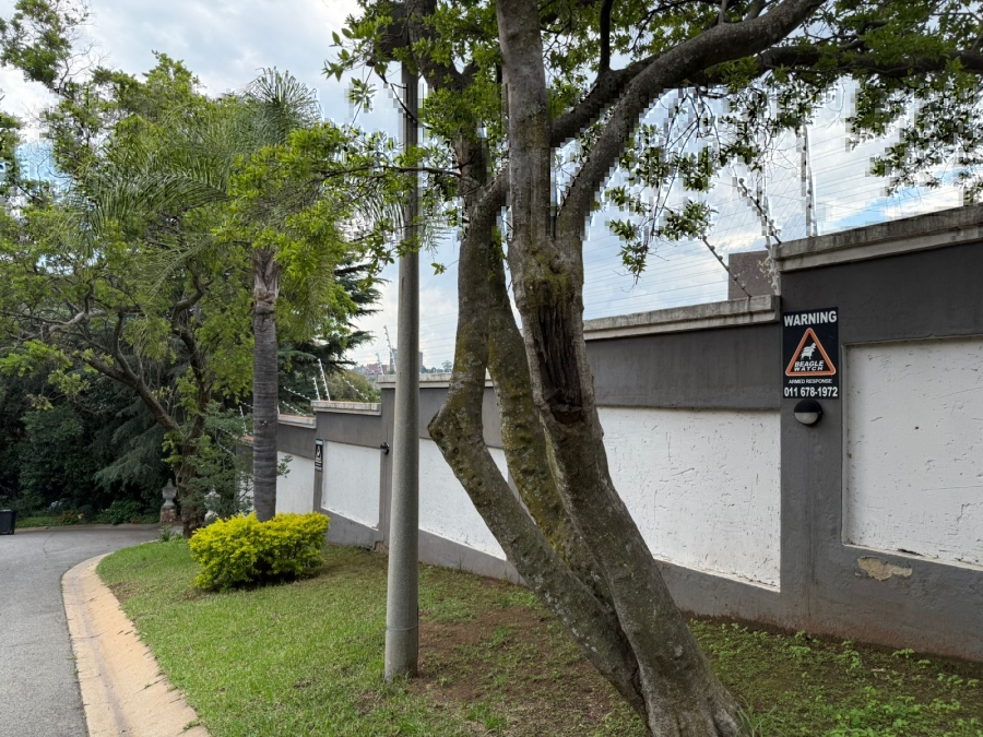 5 Bedroom Property for Sale in Kloofendal Gauteng