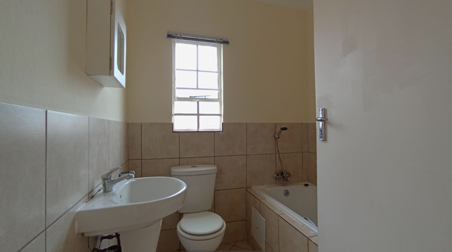 2 Bedroom Property for Sale in The Orchards Gauteng