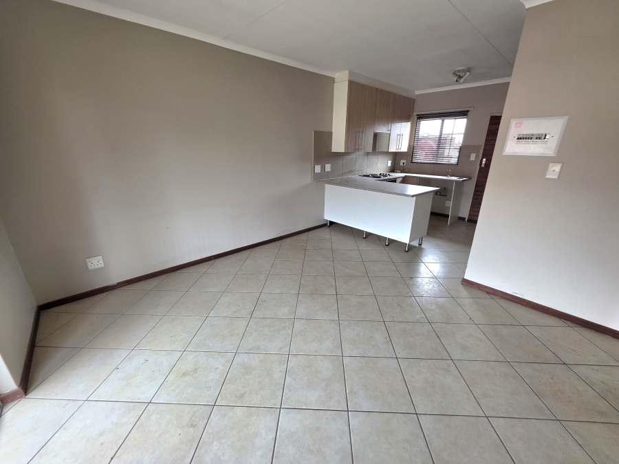 2 Bedroom Property for Sale in Monavoni Gauteng