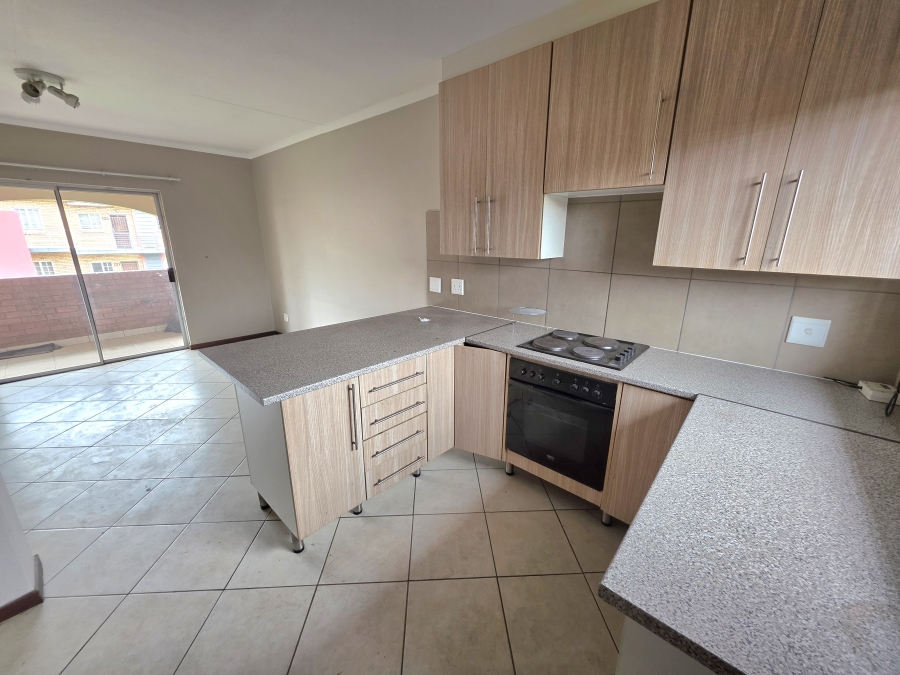 2 Bedroom Property for Sale in Monavoni Gauteng