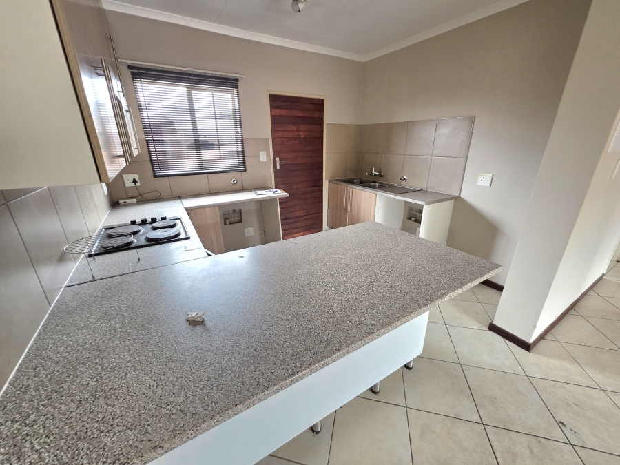 2 Bedroom Property for Sale in Monavoni Gauteng