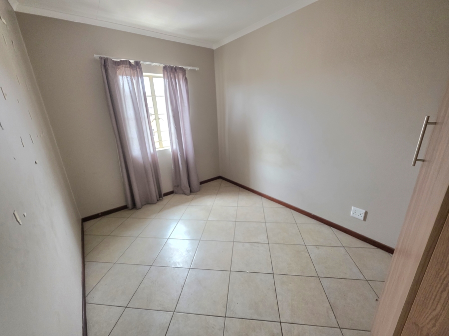 2 Bedroom Property for Sale in Monavoni Gauteng
