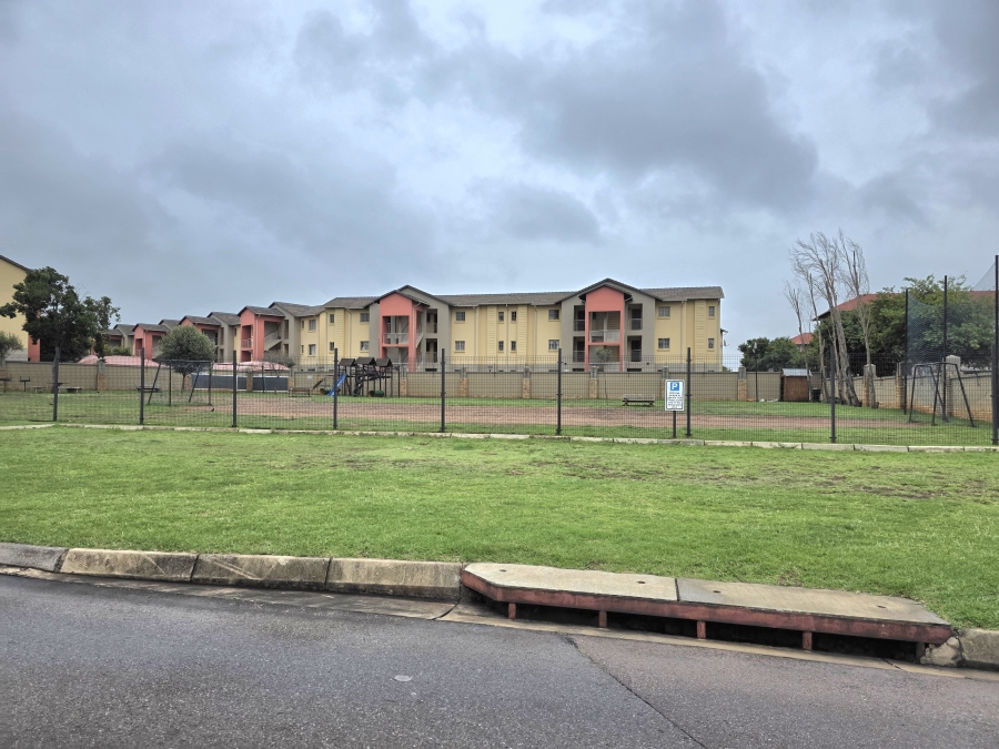 2 Bedroom Property for Sale in Monavoni Gauteng