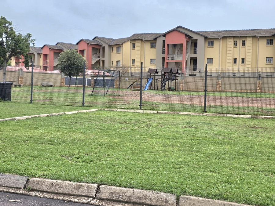 2 Bedroom Property for Sale in Monavoni Gauteng