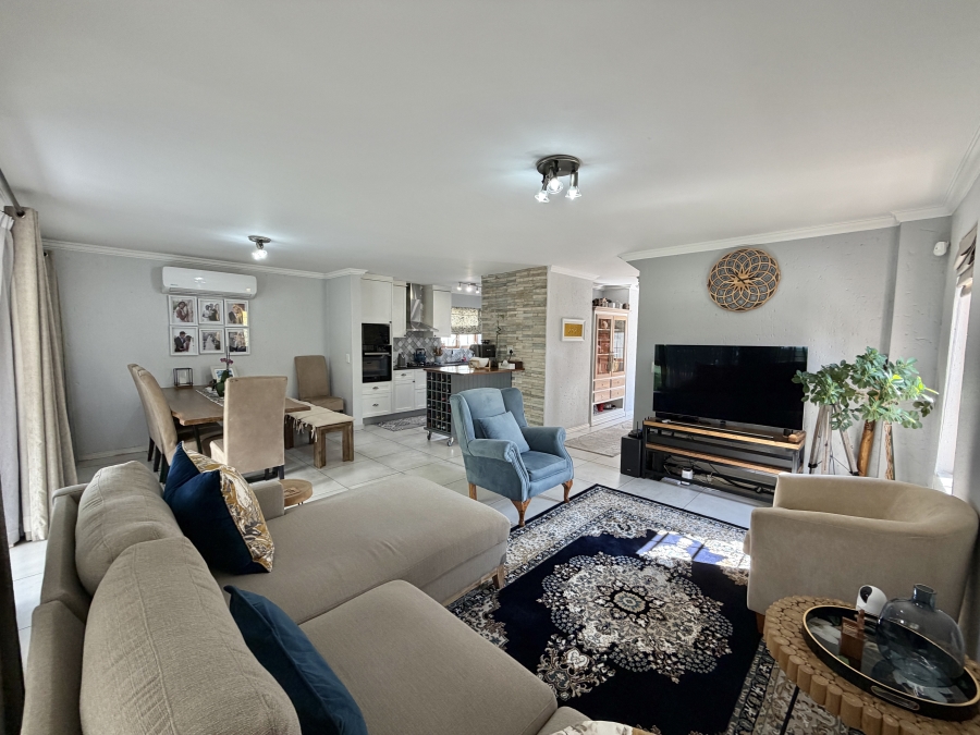 3 Bedroom Property for Sale in Barbeque Downs Gauteng