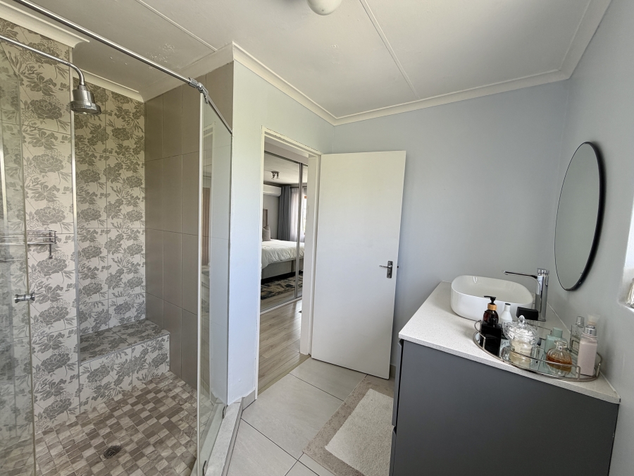 3 Bedroom Property for Sale in Barbeque Downs Gauteng