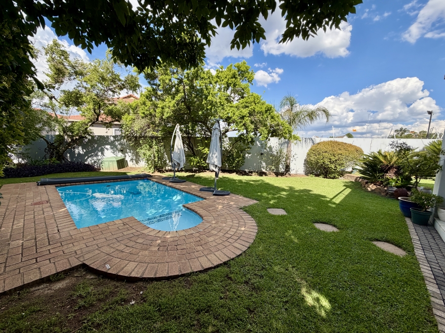 3 Bedroom Property for Sale in Barbeque Downs Gauteng