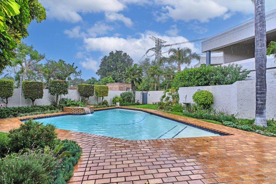 2 Bedroom Property for Sale in Benmore Gardens Gauteng