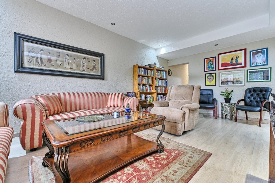 2 Bedroom Property for Sale in Benmore Gardens Gauteng