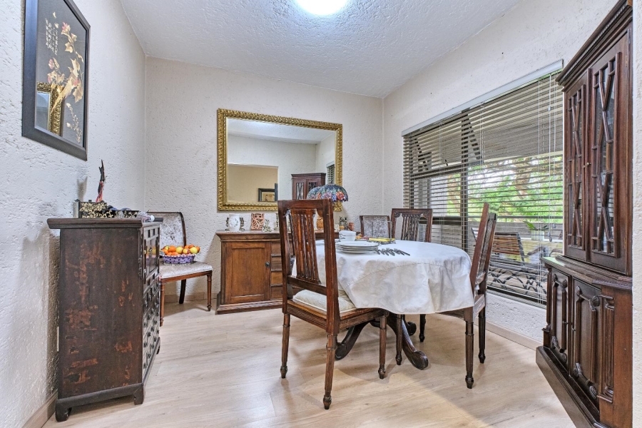 2 Bedroom Property for Sale in Benmore Gardens Gauteng