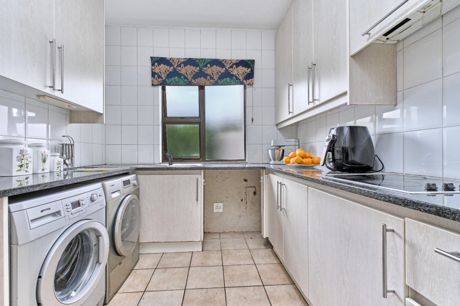 2 Bedroom Property for Sale in Benmore Gardens Gauteng